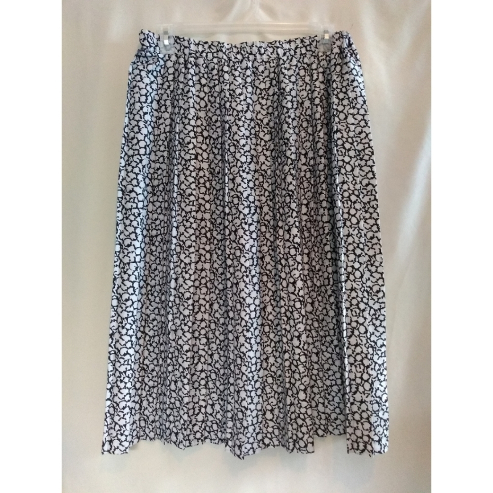Vintage black and white Leslie Fay skirt